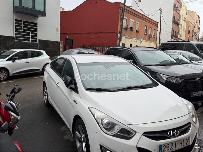 Usado Hyundai i40 136 CV (100 kW) 2012 Blanco Berlina