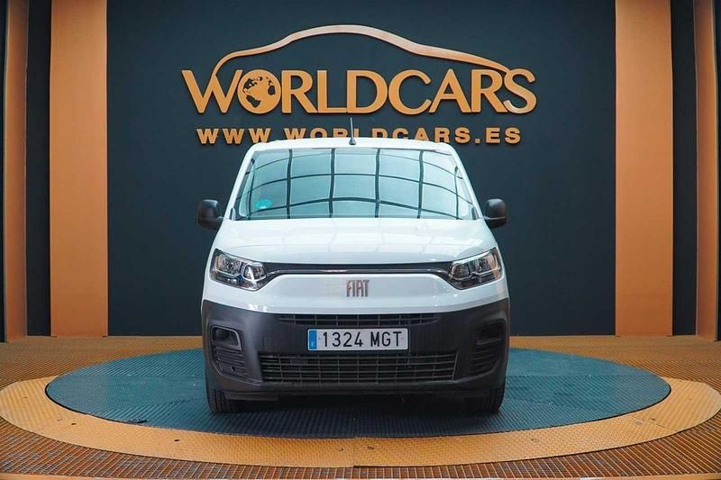 Usado Fiat Doblò 102 CV (75 kW) 2023 Blanco Monovolumen