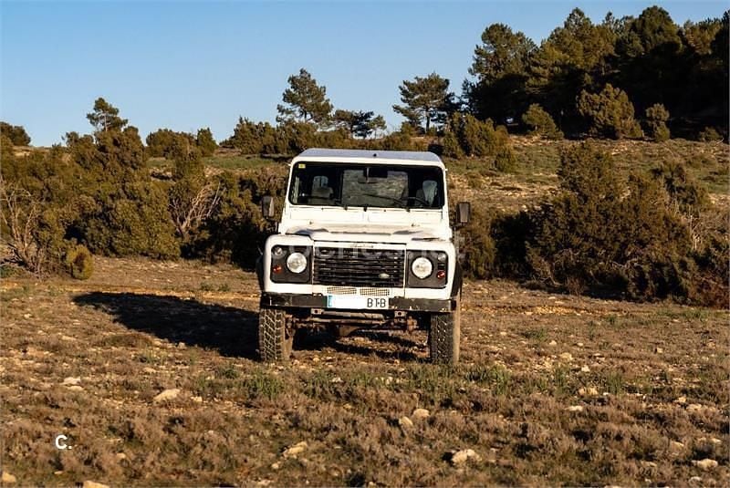 Usado Land Rover Defender S 122 HP (89 kW) 2001 Branco Carrinha