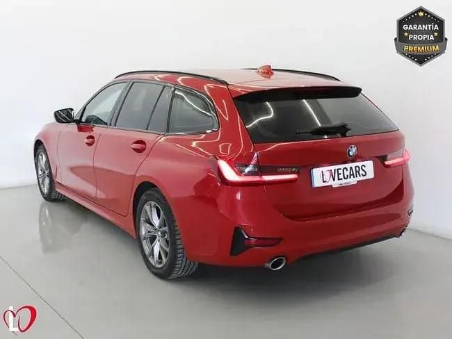 Usado BMW 320e Comfort Edition 190 HP (139 kW) 2022 Vermelho Carrinha