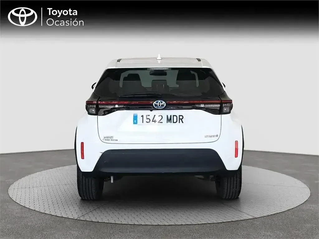 Usado Toyota Yaris Cross Active 116 CV (85 kW) 2023 Blanco SUV