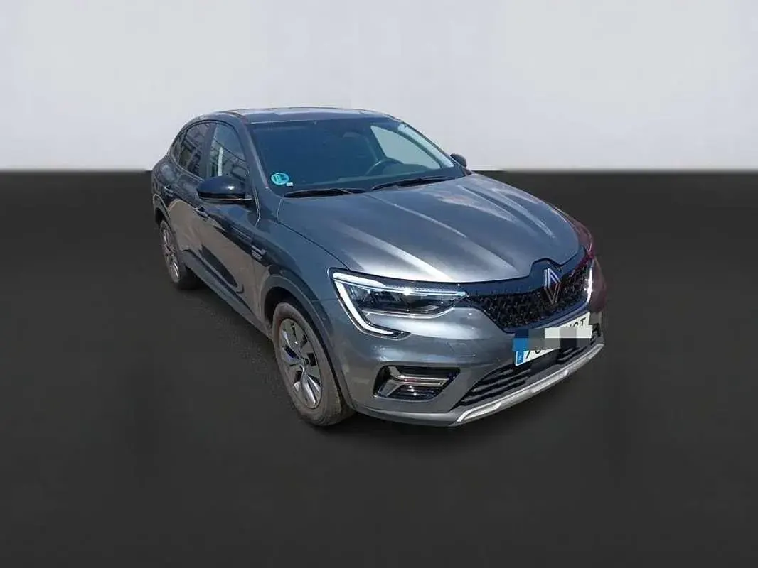 Usado Renault Arkana Techno 145 CV (106 kW) 2025 Gris SUV