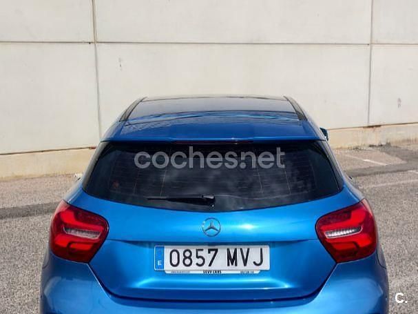 Usado Mercedes A220 AMG line 177 CV (130 kW) 2017 Azul Berlina