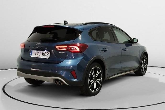 Usado Ford Focus Active 155 CV (114 kW) 2022 Negro