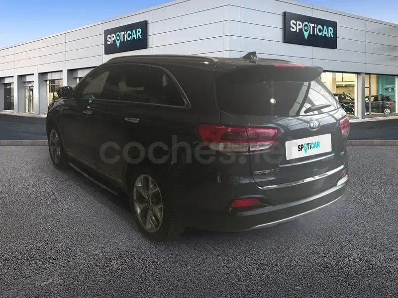 Usado Kia Sorento 200 CV (147 kW) 2017 Gris / plata SUV