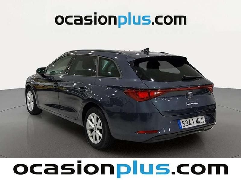 Usado Seat Leon ST Style 131 CV (96 kW) 2023 Gris Familiar