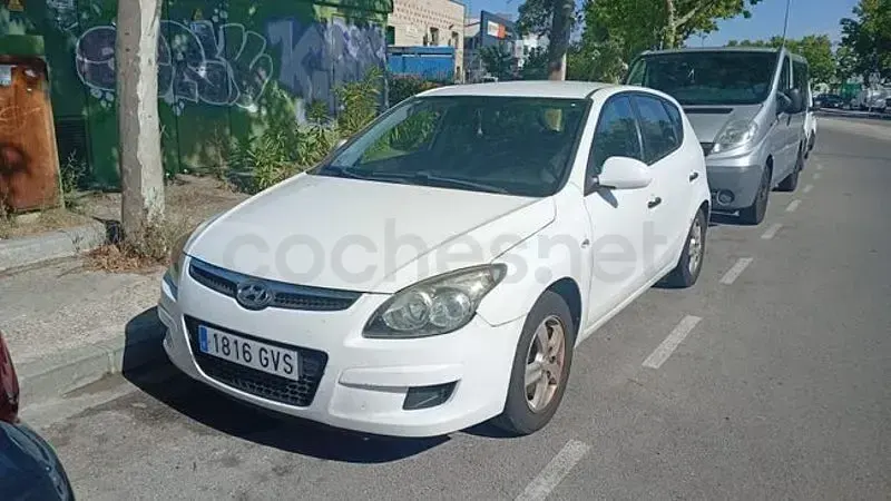Usado Hyundai i30 Classic 90 CV (66 kW) 2010 Blanco Berlina