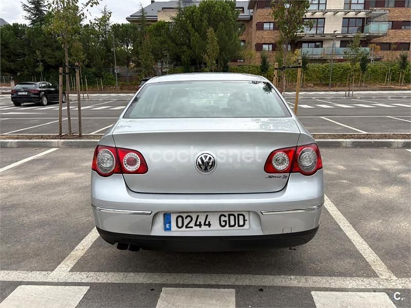Gris / plata Usado 2008 VW Passat Advance Berlina | 4500 € (Precio justo) - Imagen 1/4