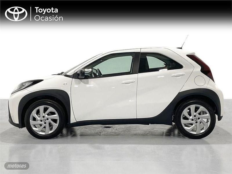 Usado Toyota Aygo X Play 72 CV (52 kW) 2024 Blanco SUV