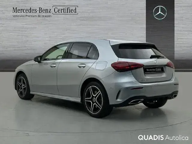 Usado Mercedes A250 218 CV (160 kW) 2025 Plata hightech