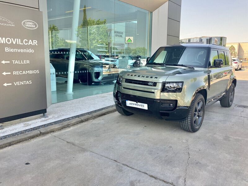 Pangea green Usado 2024 Land Rover Defender SE Dynamic SUV | 86.900 € (Un poco caro) - Imagen 1/4