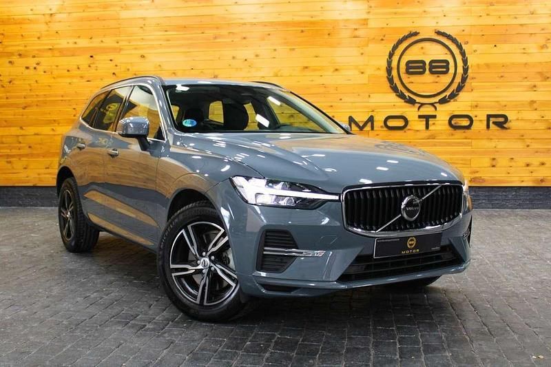 Gris Usado 2023 Volvo XC60 Core SUV | 41.970 € (Un poco caro) - Imagen 1/4