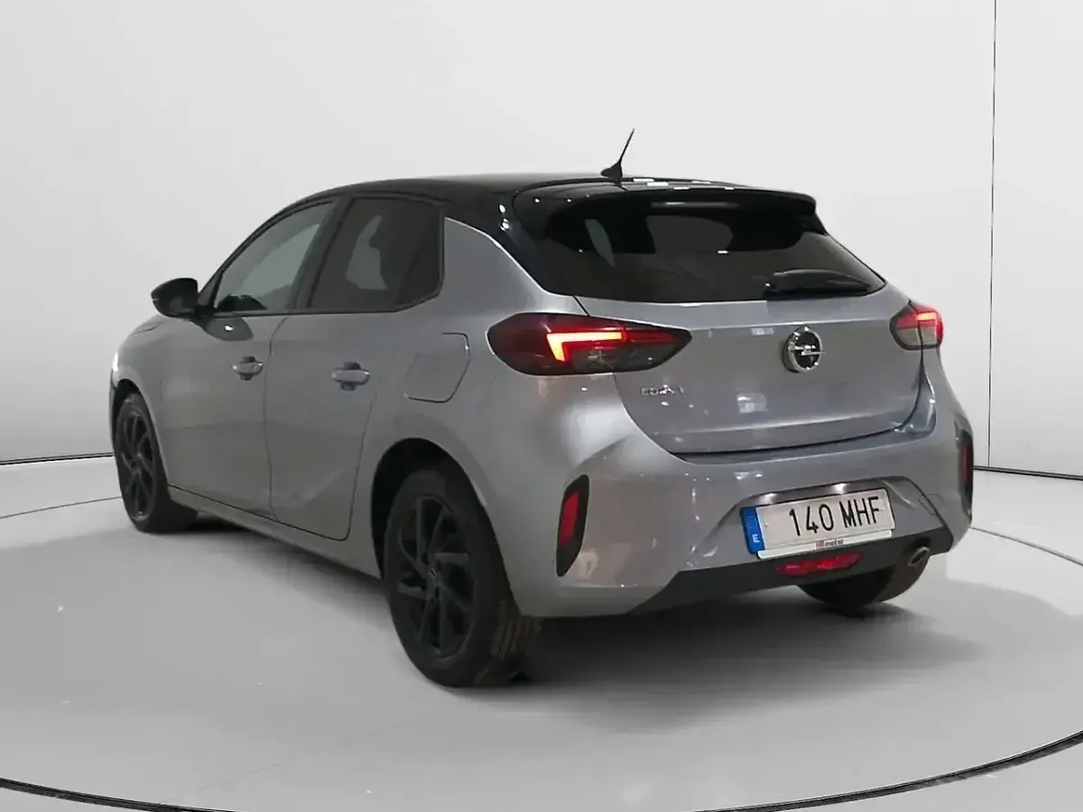 Usado Opel Corsa 100 CV (73 kW) 2023 Gris Utilitario