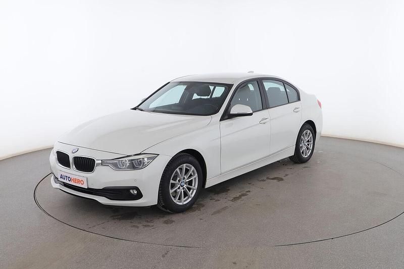 Blanco Usado 2016 BMW 318 Sport Line Berlina | 16.899 € (Un poco caro) - Imagen 1/3