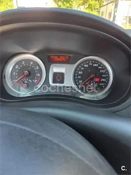 Begagnad Renault Clio II Authentique 75 HK (55 kW) 2008 Svart Sedan