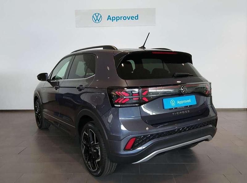 Usado VW T-Cross R-line 116 CV (85 kW) 2025 Gris SUV