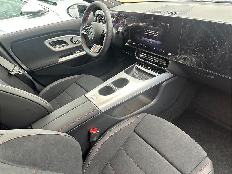 Nuevo Mercedes CLA180 136 CV (100 kW) 2026 Gris Berlina