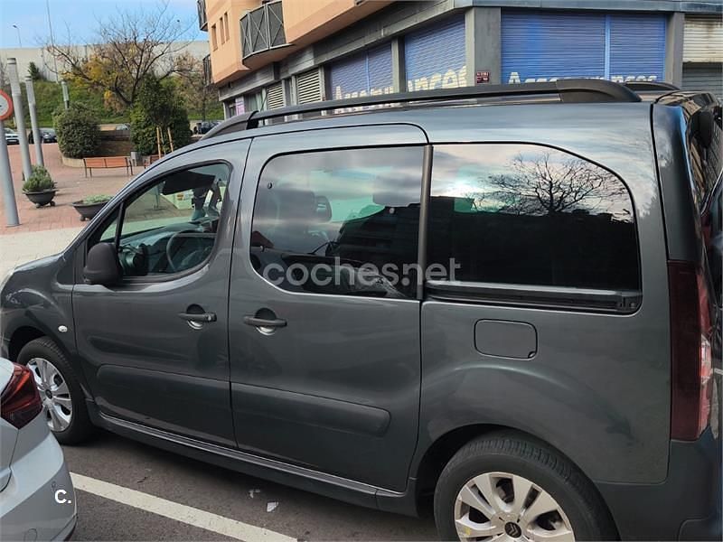 Usado Citroën Berlingo Feel 110 CV (80 kW) 2018 Gris / plata Monovolumen