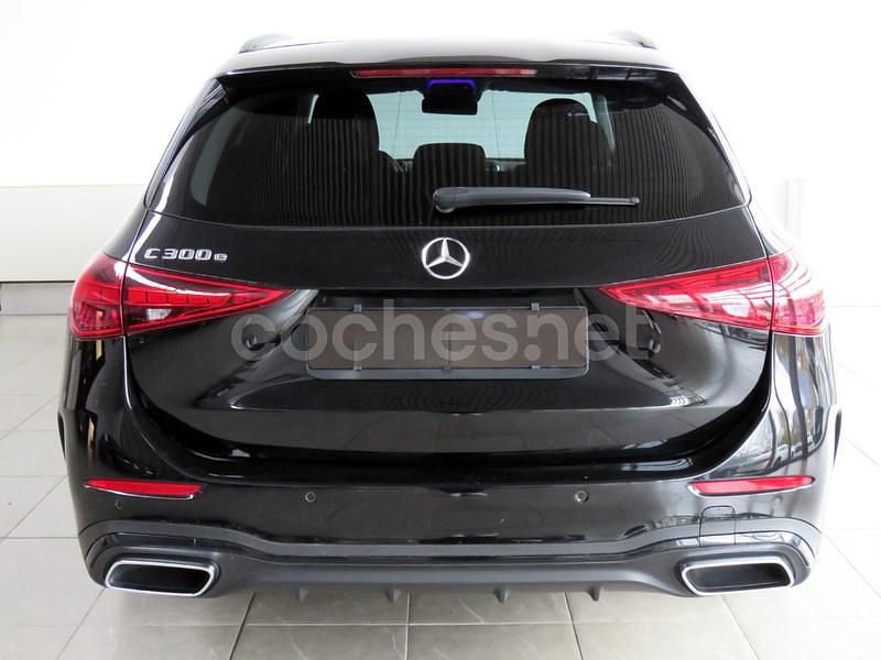 Usado Mercedes C300e 313 CV (230 kW) 2022 Negro Familiar