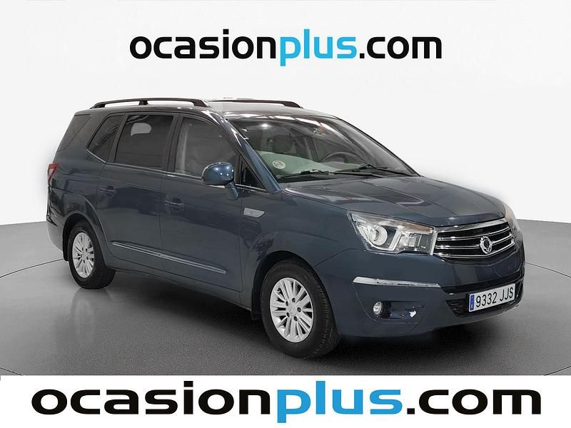 Usado SsangYong Rodius 155 CV (114 kW) 2015 Gris Monovolumen