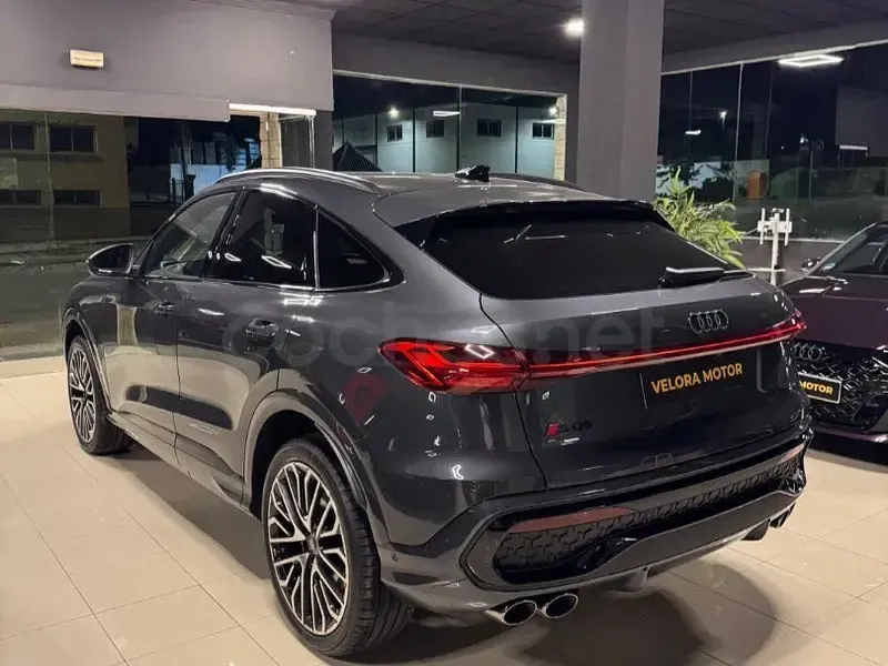 Nuevo Audi Q5 Sportback Sport 367 CV (269 kW) 2026 Gris / plata SUV