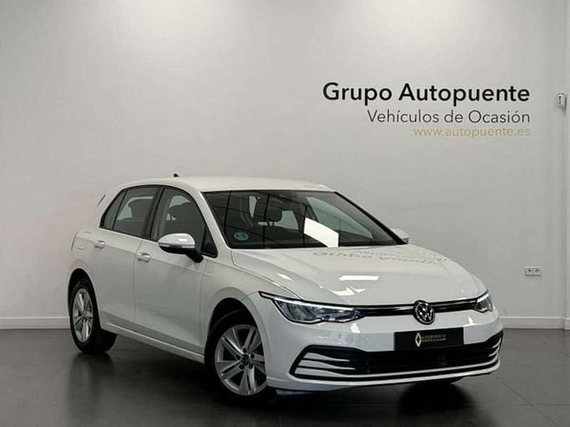 Blanco Usado 2022 VW Golf VIII Life Berlina | 22.690 € (Precio justo) - Imagen 1/4