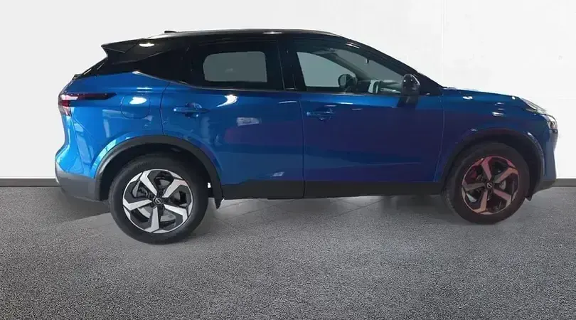 Usado Nissan Qashqai N-Connecta 158 CV (116 kW) 2023 Magnetic blue con techo midnig SUV
