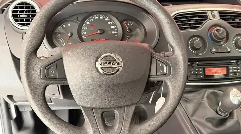 Usado Nissan NV250 Comfort 95 CV (69 kW) 2020 Blanco mineral (sólido) Van