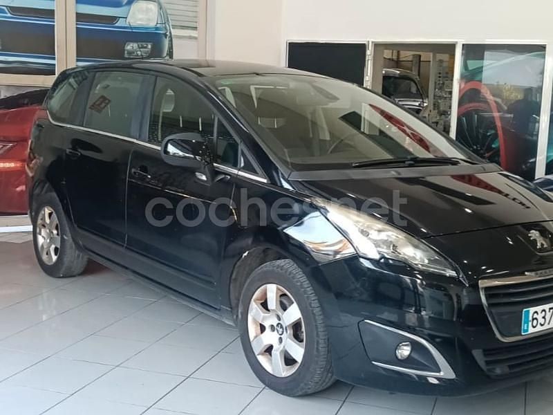 Negro Usado 2015 Peugeot 5008 Access Monovolumen | 7999 € (Super precio) - Imagen 1/4