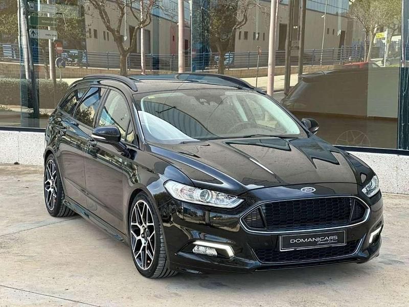 Usado Ford Mondeo ST-Line 179 CV (131 kW) 2017 Negro Berlina