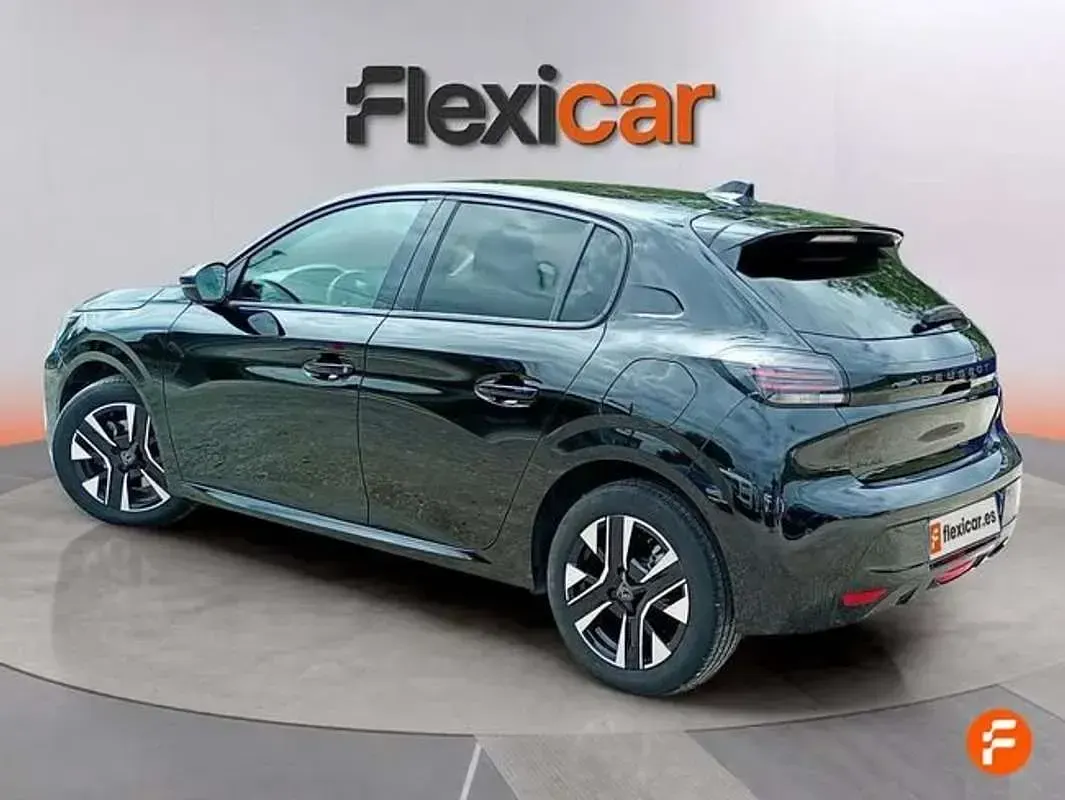 Usado Peugeot 208 Allure 101 CV (74 kW) 2025 Negro Utilitario
