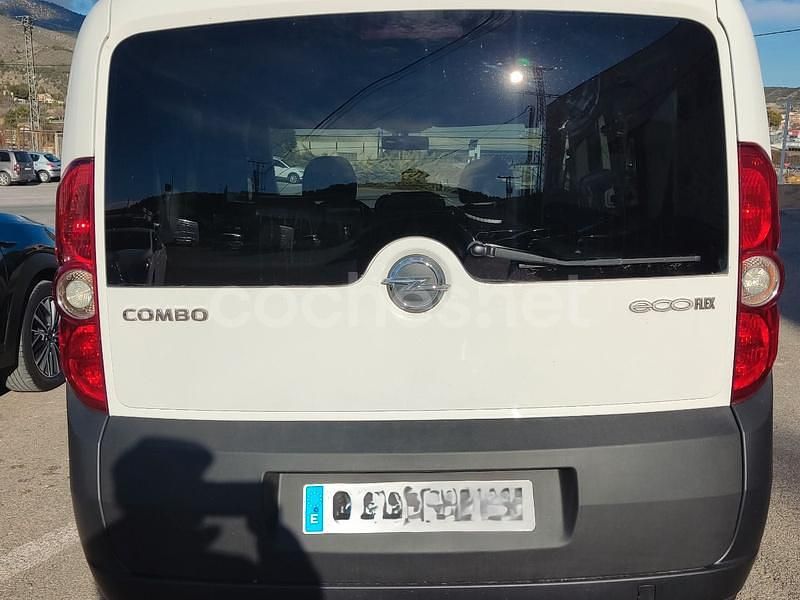 Usado Opel Combo Expression 90 CV (66 kW) 2016 Blanco Monovolumen