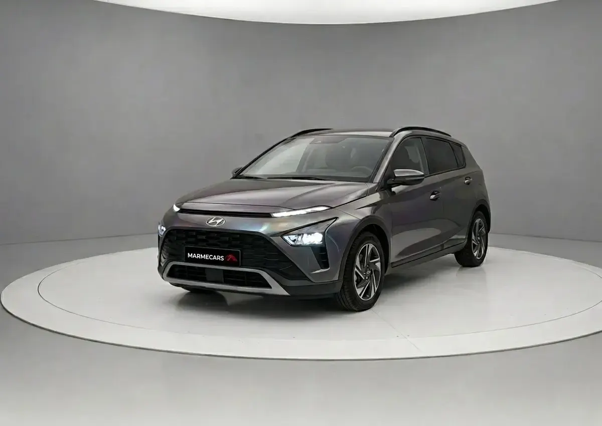 Usado Hyundai Bayon 84 CV (61 kW) 2023 Gris SUV
