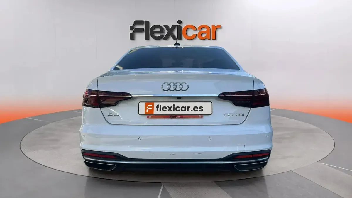 Usado Audi A4 Advanced Plus 163 CV (119 kW) 2024 Blanco Familiar