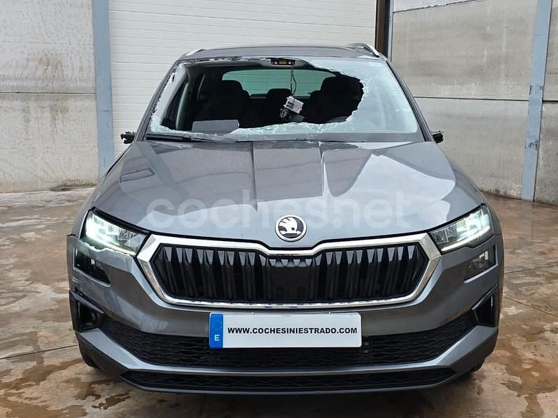 Usado Skoda Karoq Ambition 150 CV (110 kW) 2023 Gris / plata SUV