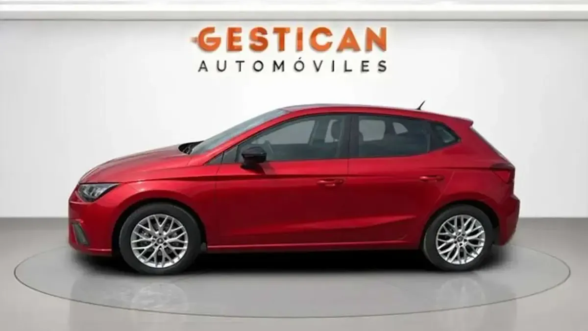 Usado Seat Ibiza FR 116 CV (85 kW) 2025 Rojo Utilitario