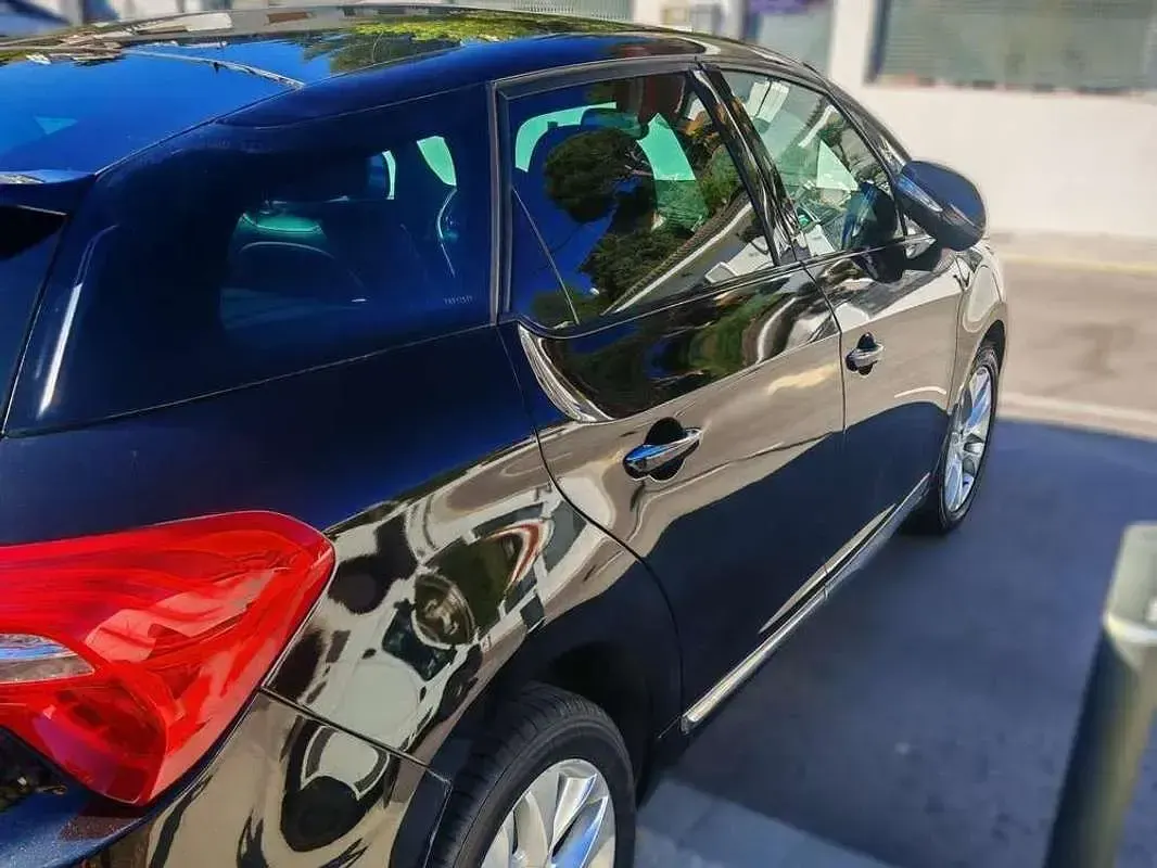 Usado Citroën DS5 163 CV (119 kW) 2015 Negro Utilitario