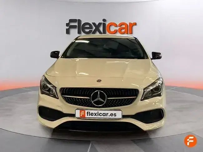 Usado Mercedes CLA220 177 CV (130 kW) 2018 Blanco Berlina