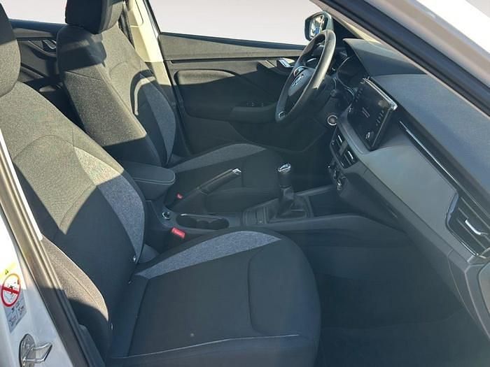 Usado Skoda Kamiq Active 95 CV (69 kW) 2022 Blanco SUV