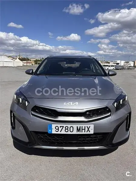 Usado Kia XCeed 141 CV (103 kW) 2023 Gris / plata SUV