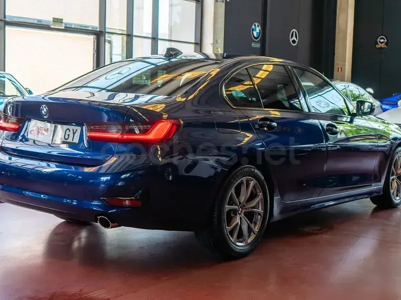 Usado BMW 318 Shadowline 150 CV (110 kW) 2020 Azul Berlina