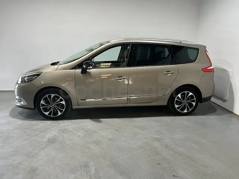 Usado Renault Grand Scénic Bose Edition 130 CV (95 kW) 2015 Beige Monovolumen