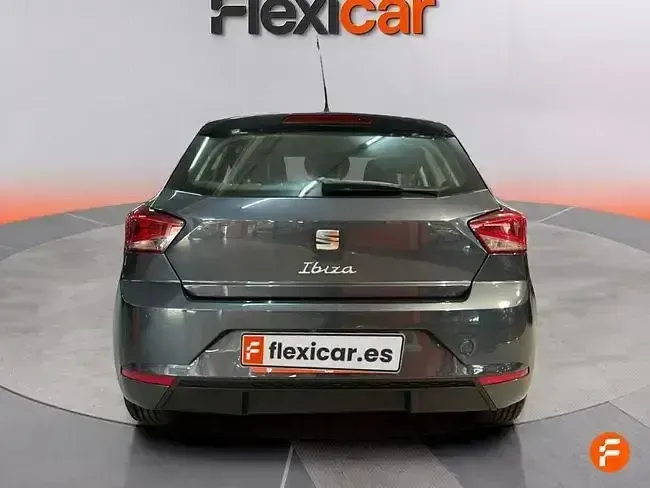 Usado Seat Ibiza Reference 110 CV (80 kW) 2023 Gris Utilitario
