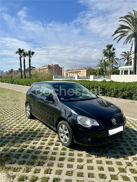Usado VW Polo United 70 CV (51 kW) 2008 Negro Utilitario