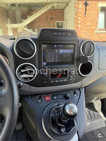 Usado Peugeot Partner Tepee Outdoor 120 CV (88 kW) 2015 Blanco Monovolumen