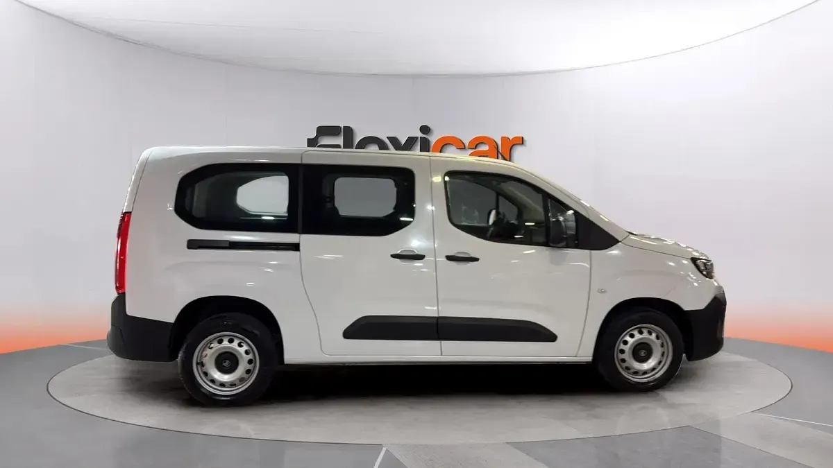 Usado Citroën Berlingo 102 CV (75 kW) 2024 Blanco Monovolumen