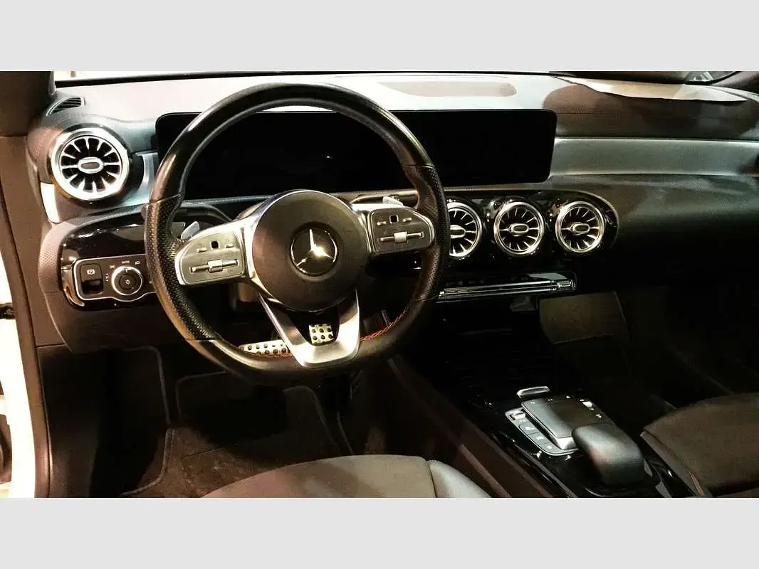 Usado Mercedes CLA200 150 CV (110 kW) 2022 Gris Berlina