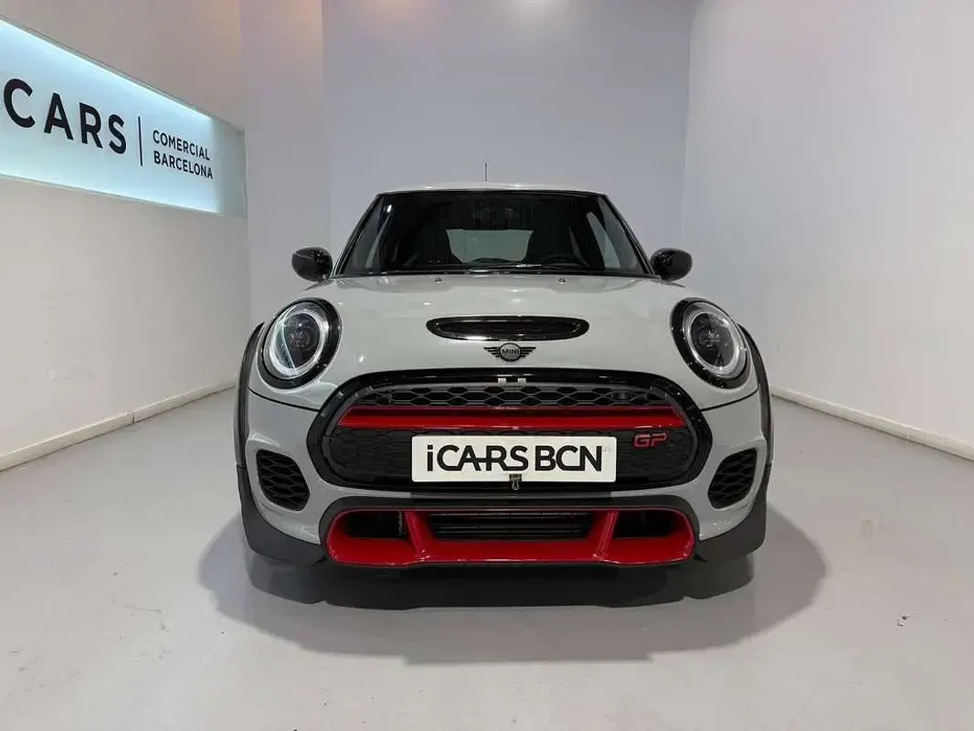 Usado Mini John Cooper Works 306 CV (225 kW) 2020 Gris Utilitario