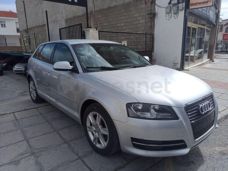 Usado Audi A3 Ambiente 105 HP (77 kW) 2013 Cinzento Sedan