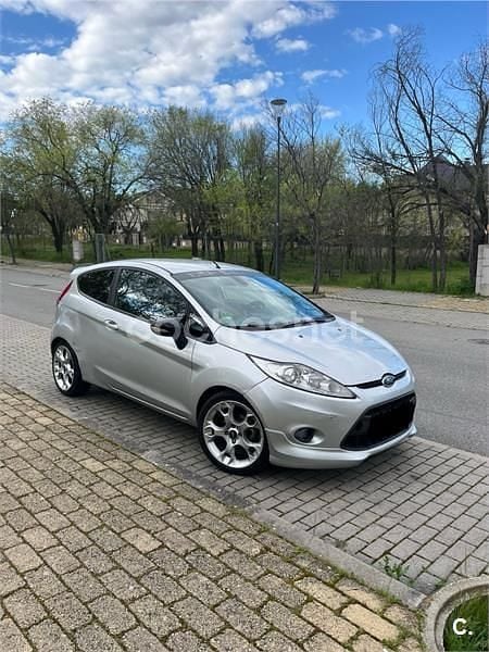 Usado Ford Fiesta Sport 120 CV (88 kW) 2010 Gris / plata Berlina